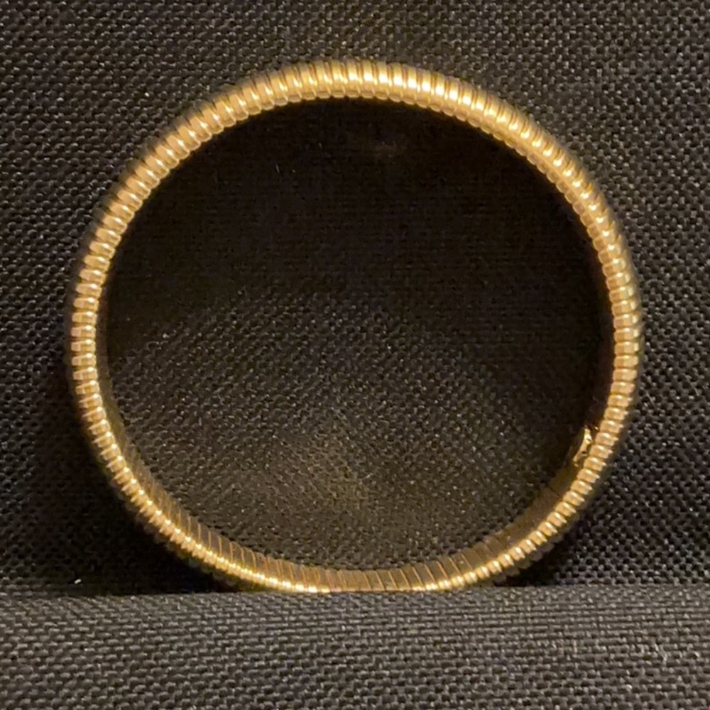NWT Elegant Gold-Tone Bangle Bracelet FLEXIBLE for all sizes